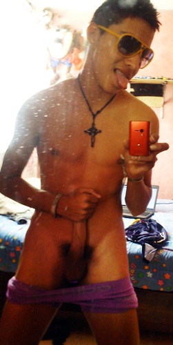 01-latinos self pics.jpg